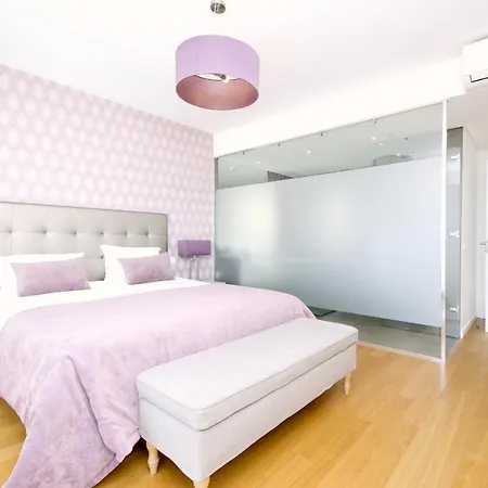 Holiday Beco Leonardo Coimbra - 2 *